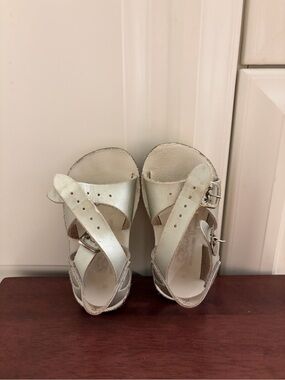 Surfer Toddler Sandals Girls 5 Silver Leather Buckle Summer Shoes